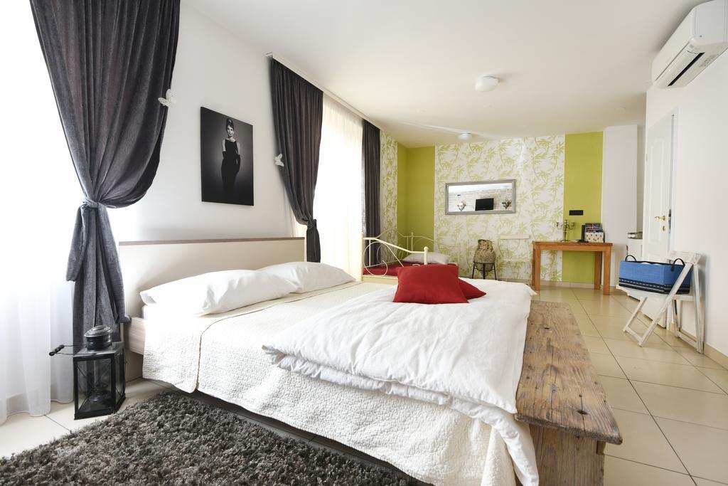 Apartments Kokolo Sibenik Bilik gambar