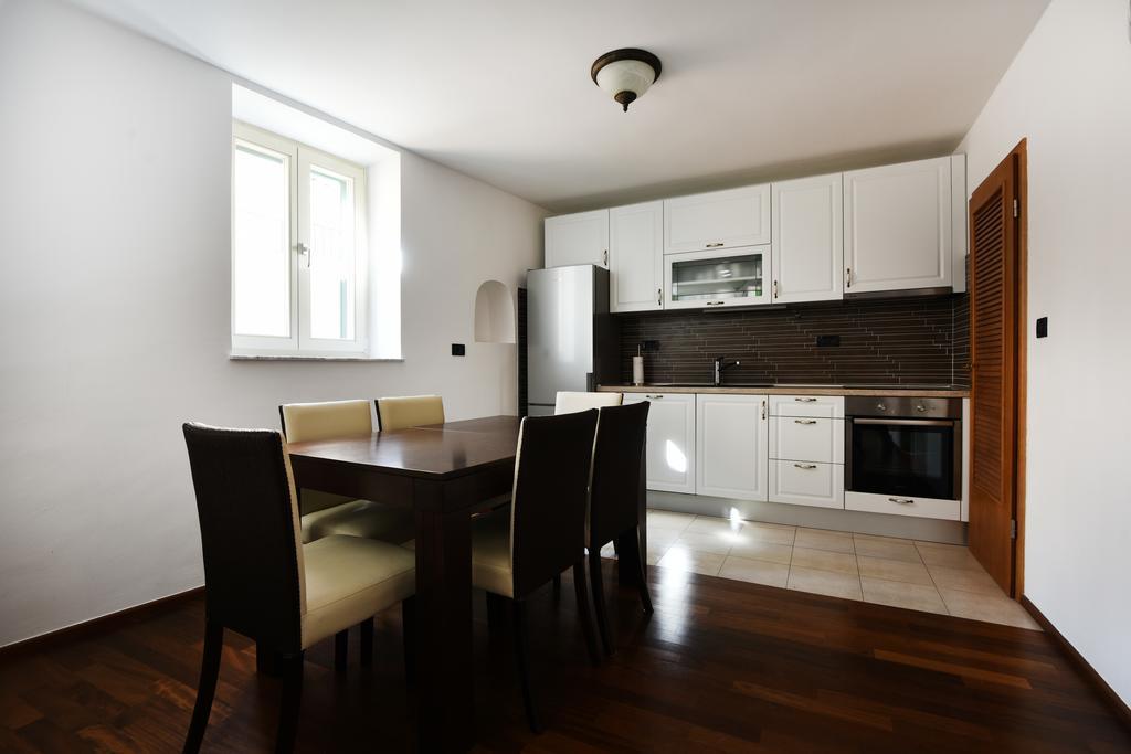 Apartments Kokolo Sibenik Bilik gambar