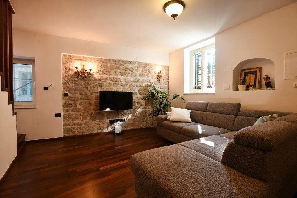 Apartments Kokolo Sibenik Bilik gambar